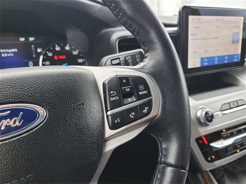 Used 2022 Ford Explorer XLT w/ Equipment Group 202A image 14