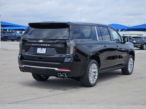 New 2026 Chevrolet Suburban High Country AWD/4WD image 3
