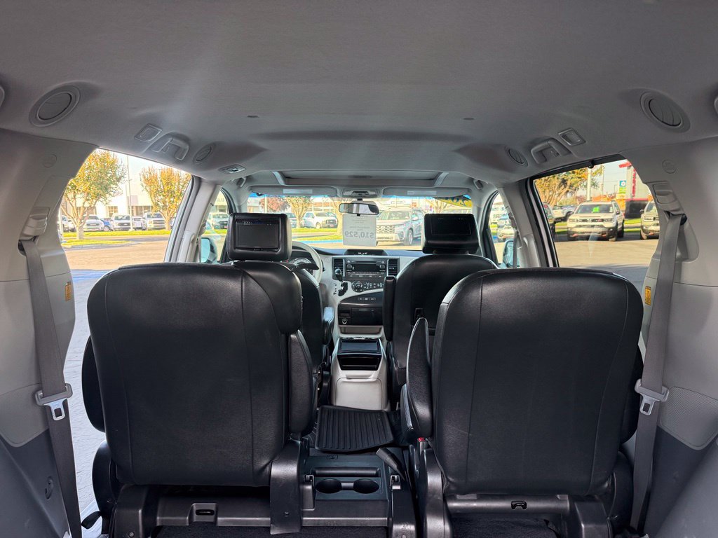Used 2011 Toyota Sienna SE w/ Preferred Pkg FWD image 23