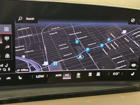 Used 2025 Audi Q6 e-tron Premium w/ Convenience Package image 18