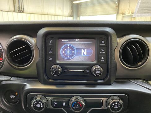 Used 2019 Jeep Wrangler Sport AWD/4WD image 39