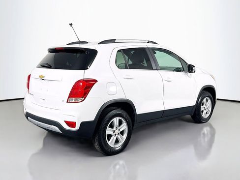Used 2020 Chevrolet Trax LT w/ LT Convenience Package image 7