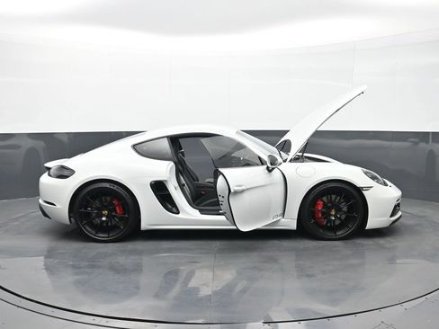 Certified 2024 Porsche 718 Cayman GTS RWD image 26