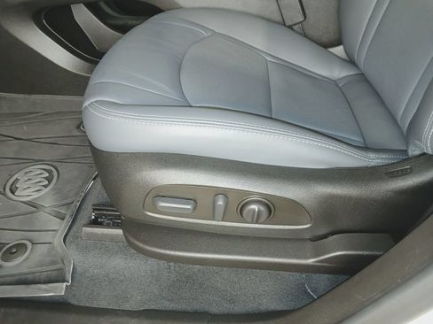 Used 2023 Buick Enclave Essence w/ Experience Buick Package FWD image 19