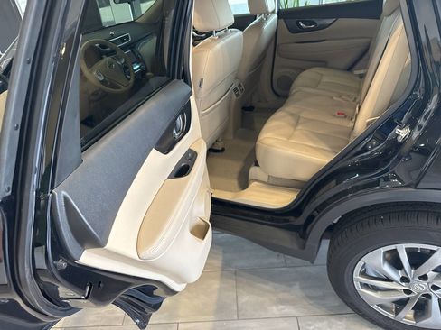 Used 2015 Nissan Rogue SL w/ SL Premium Package image 22