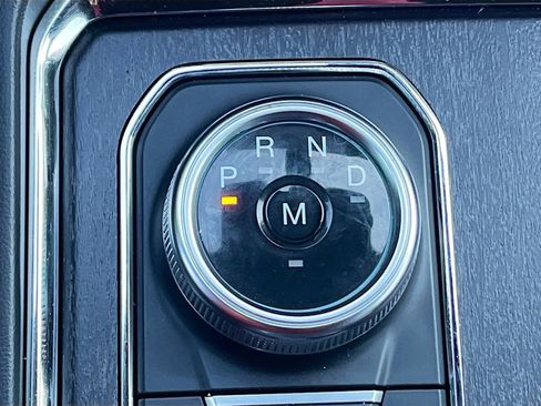 Used 2024 Ford Expedition Platinum image 17