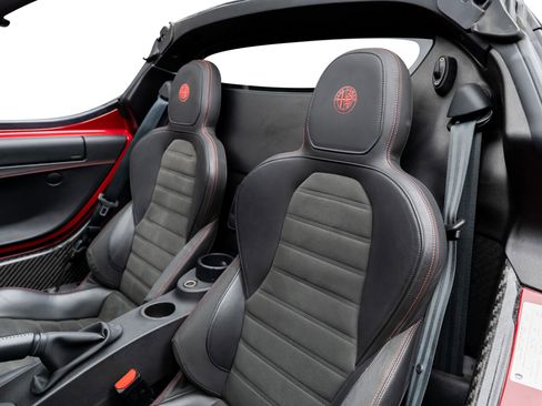 Used 2015 Alfa Romeo 4C Spider w/ Spider Track Package image 30