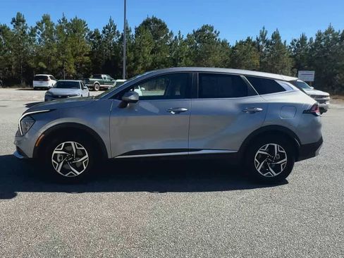 Used 2024 Kia Sportage LX image 5