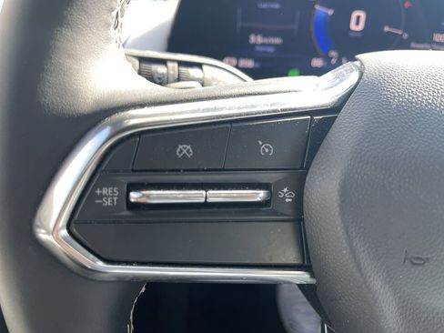 Used 2025 Chevrolet Equinox EV LT image 10