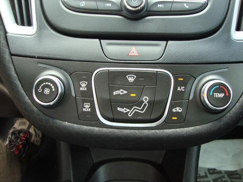 Used 2017 Chevrolet Malibu LS image 9