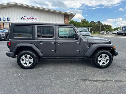 Used 2022 Jeep Wrangler Unlimited Sport AWD/4WD image 8