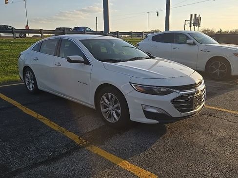 Used 2020 Chevrolet Malibu LT FWD image 2