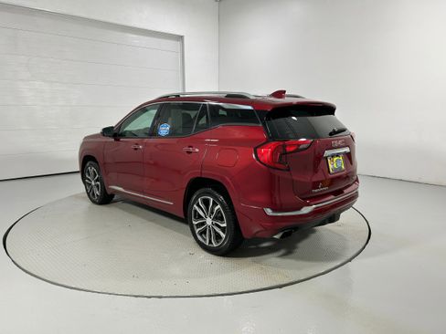 Used 2018 GMC Terrain Denali w/ Advanced Safety Package image 21
