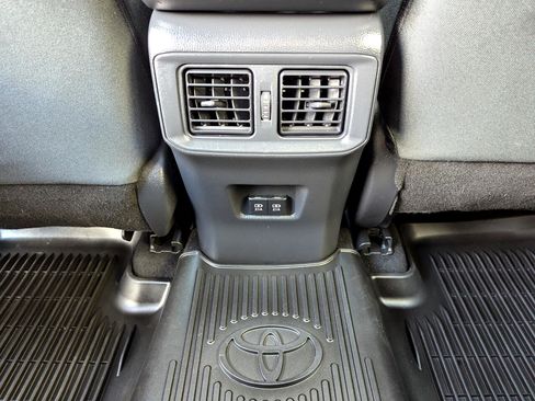 Used 2019 Toyota RAV4 XLE w/ Convenience Package image 40