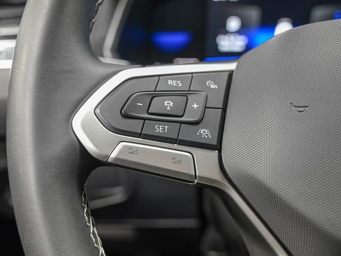 Used 2022 Volkswagen Tiguan S image 18