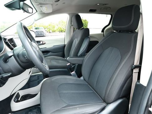 Certified 2023 Chrysler Voyager LX FWD image 22
