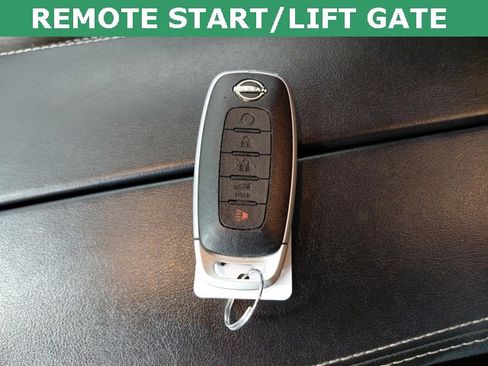 Used 2025 Nissan Rogue SV image 5