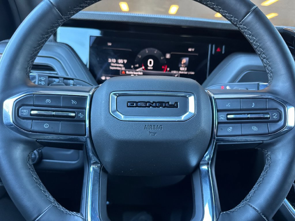 Used 2025 GMC Yukon Denali AWD/4WD image 31
