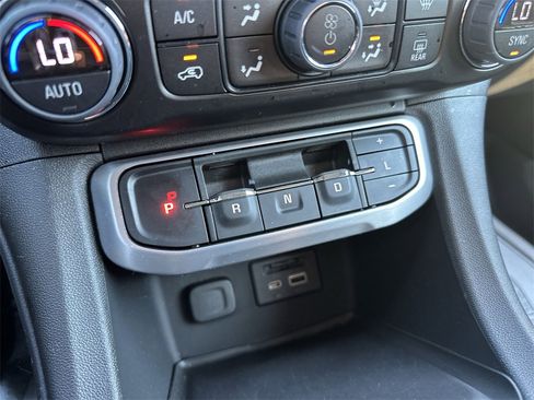 Used 2023 GMC Acadia SLT w/ Preferred Package image 20