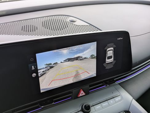 Certified 2024 Hyundai Elantra Limited image 22