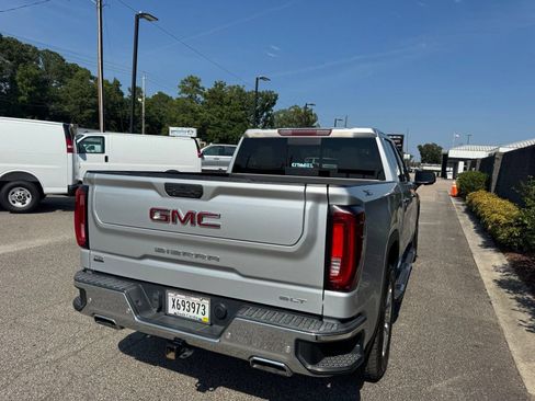 Used 2021 GMC Sierra 1500 SLT w/ SLT Premium Plus Package AWD/4WD image 11