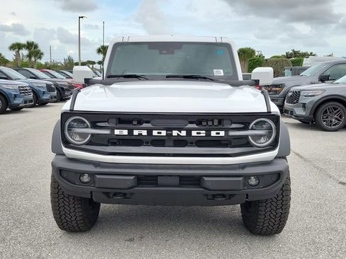 New 2026 Ford Bronco Outer Banks w/ Sasquatch Package image 2