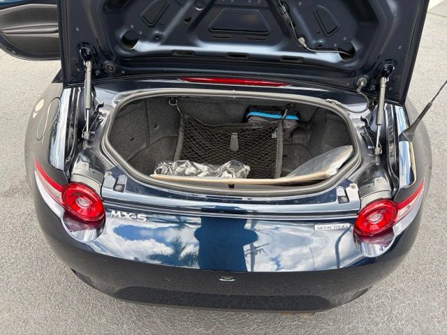 Used 2026 MAZDA MX-5 Miata Club w/ Interior Package RWD image 9
