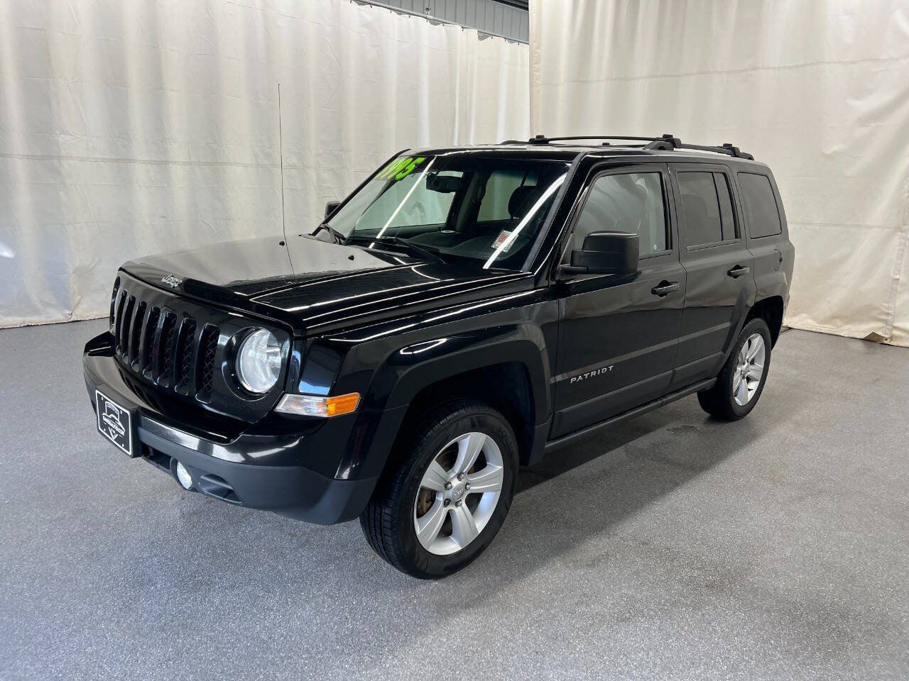 Used 2016 Jeep Patriot Latitude AWD/4WD image 1
