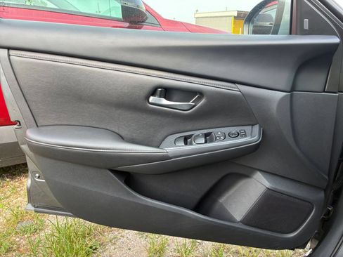 Used 2025 Nissan Sentra SV FWD image 15