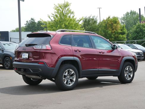 Used 2019 Jeep Cherokee Trailhawk w/ Cold Weather Group AWD/4WD image 6