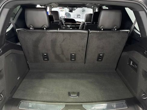 Used 2023 Cadillac Escalade Premium Luxury AWD/4WD image 30