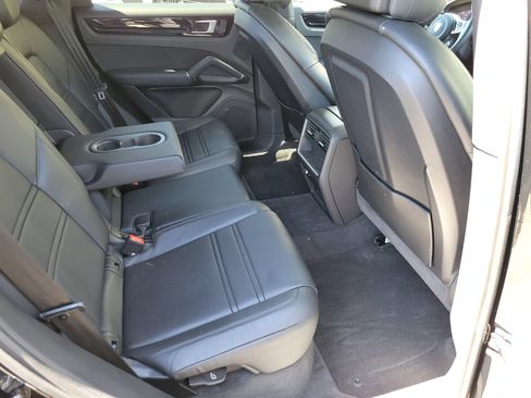 Certified 2023 Porsche Cayenne Coupe AWD/4WD image 27