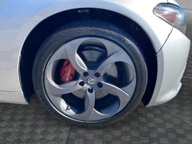 Used 2017 Alfa Romeo Giulia AWD w/ Sport Appearance Package image 33