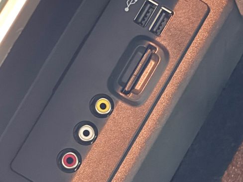 Used 2013 Ford F150 Raptor w/ Luxury Equipment Group image 98