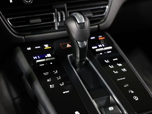 Used 2023 Porsche Macan image 79