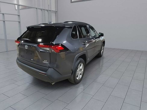 Used 2022 Toyota RAV4 LE AWD/4WD image 8