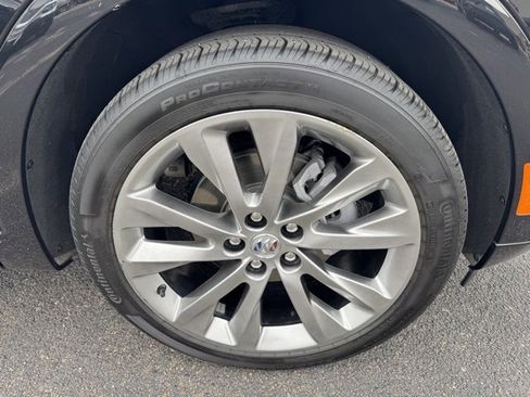 Used 2022 Buick Envision Avenir w/ Technology Package II image 9