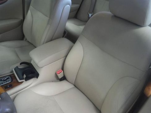 Used 2005 Lexus ES 330 FWD image 28