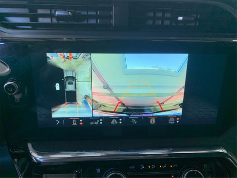 Used 2024 GMC Sierra 2500 Denali w/ Denali Reserve Package image 26