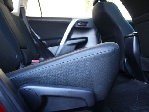 Used 2014 Toyota RAV4 LE image 12