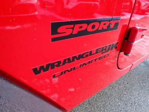 Used 2018 Jeep Wrangler Unlimited Sport image 12