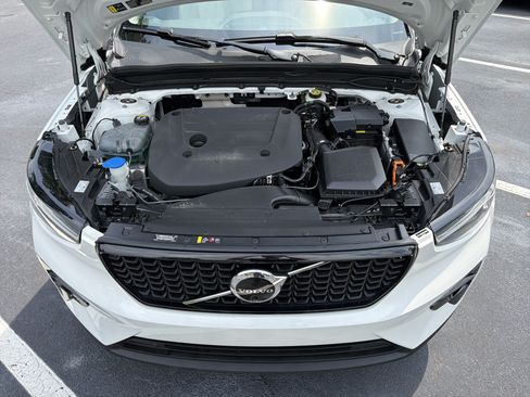 Certified 2025 Volvo XC40 B5 Ultra AWD/4WD image 36