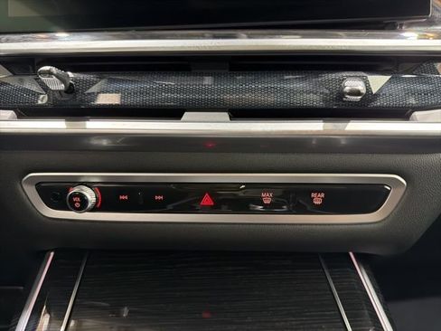 Certified 2024 BMW X7 xDrive40i w/ M Sport Package image 39