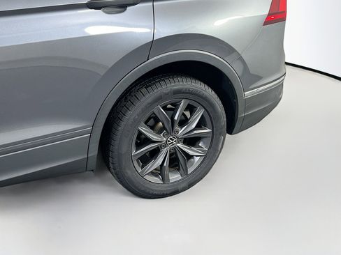 Used 2022 Volkswagen Tiguan SE image 29