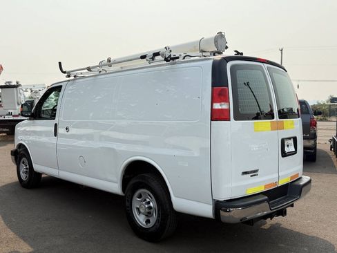 Used 2014 Chevrolet Express 2500 RWD image 8