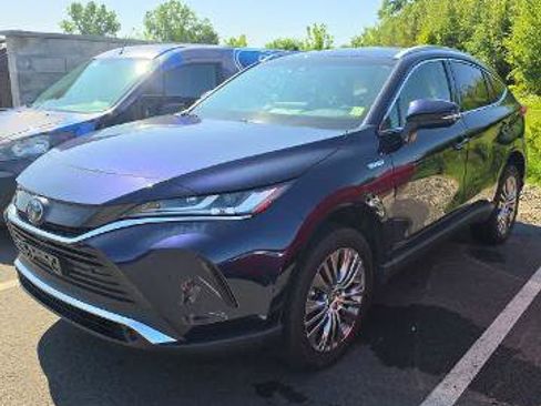 Used 2021 Toyota Venza XLE w/ Softex Package AWD/4WD image 1