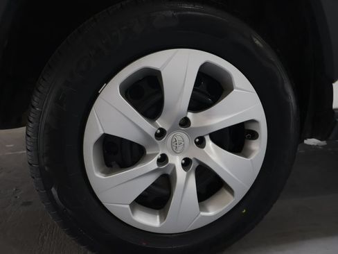 Used 2021 Toyota RAV4 LE FWD image 32