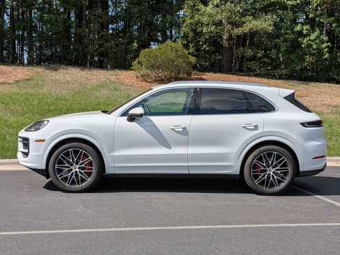 Certified 2026 Porsche Cayenne S AWD/4WD image 2
