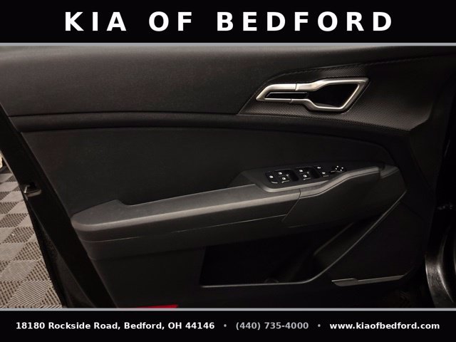 Certified 2025 Kia Sportage LX FWD image 11