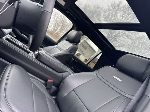 New 2025 Ford Expedition Max Platinum w/ Stealth Appearance Package image 33